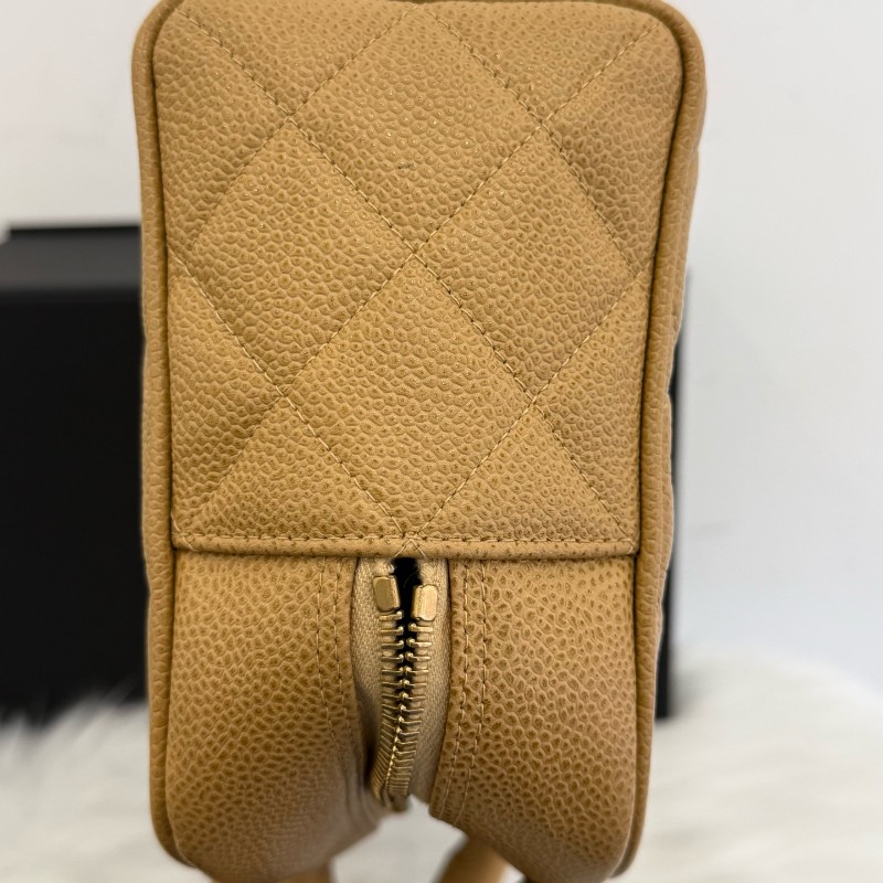 Chanel 奶茶色小號保齡球 荔枝牛皮 手提包-16