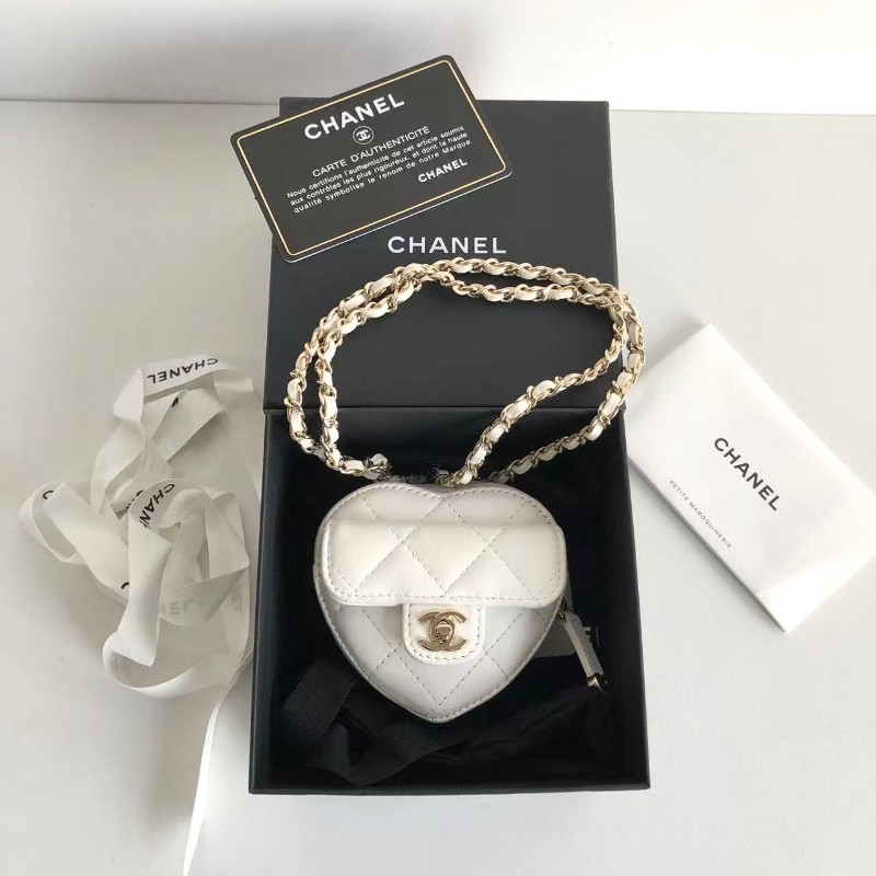 Chanel 白色愛心耳機包-7