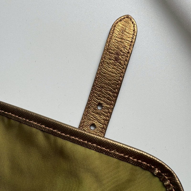 PRADA 綠色尼龍斜背包-12