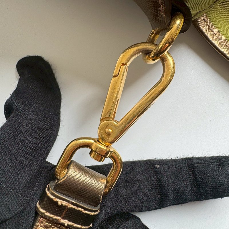 PRADA 綠色尼龍斜背包-21