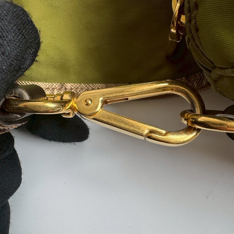 PRADA 綠色尼龍斜背包-22