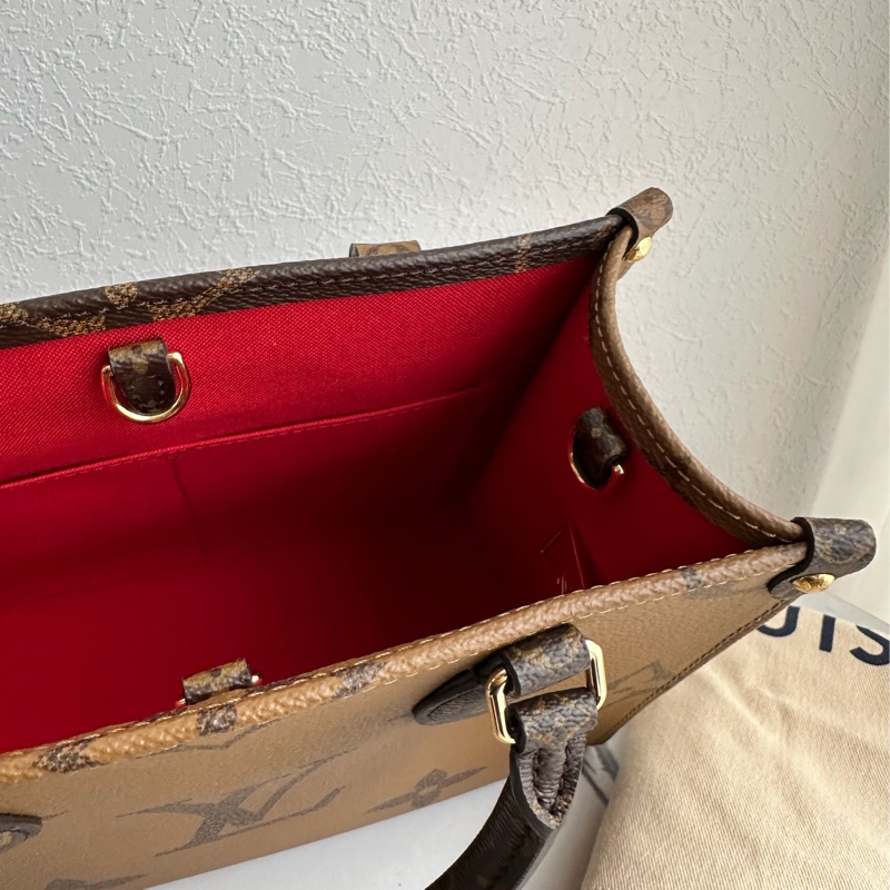 Lv on the go pm 多功能-16