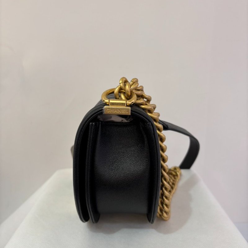 CHANEL黑荔枝牛皮金釦馬鞍包-2