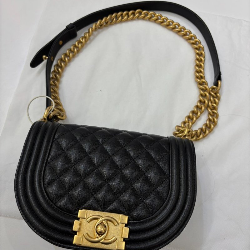 CHANEL黑荔枝牛皮金釦馬鞍包-8