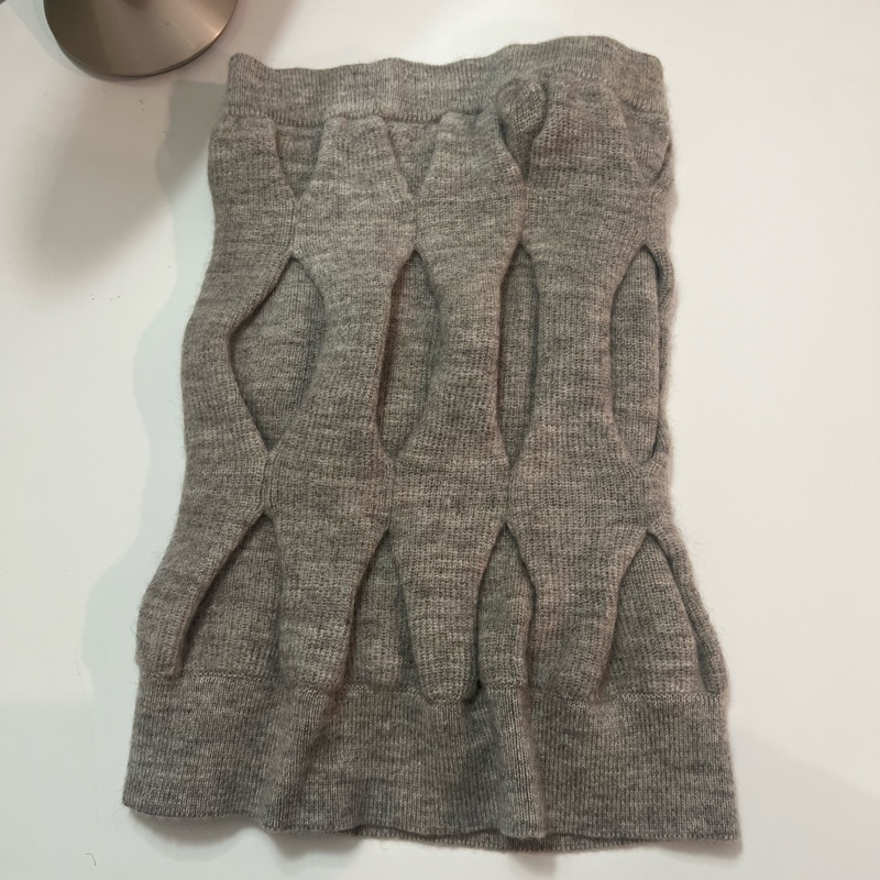 ISSEY MIYAKE 三宅一生-灰色羊毛蜂巢針織短裙-4