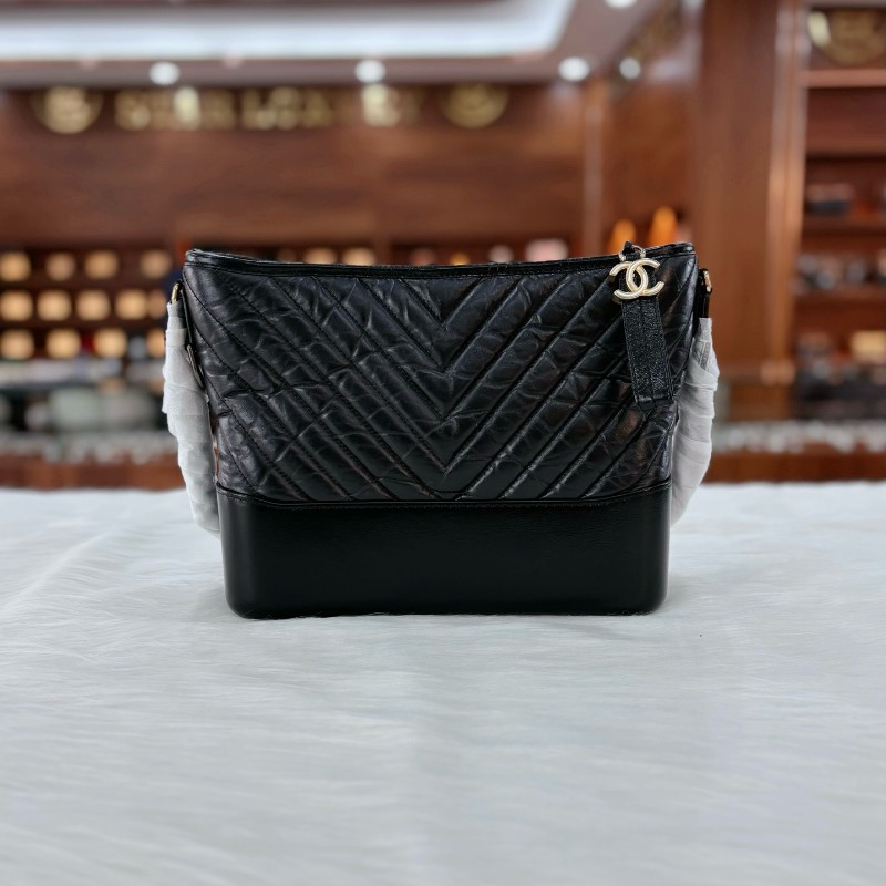 Chanel 黑色牛皮V紋大號流浪包-0