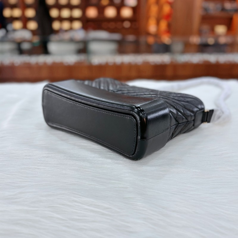 Chanel 黑色牛皮V紋大號流浪包-4