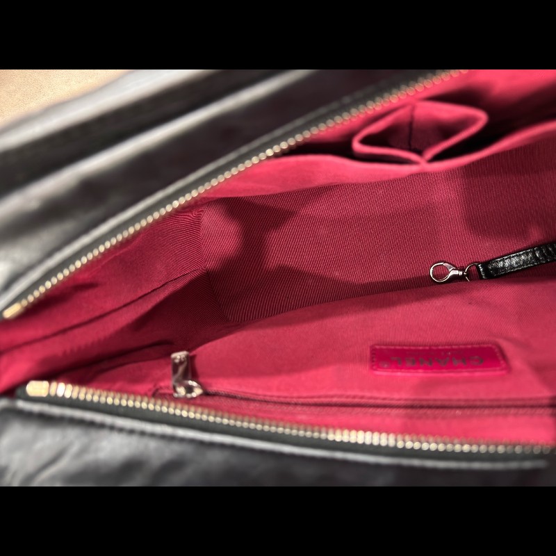 Chanel 黑色牛皮V紋大號流浪包-19