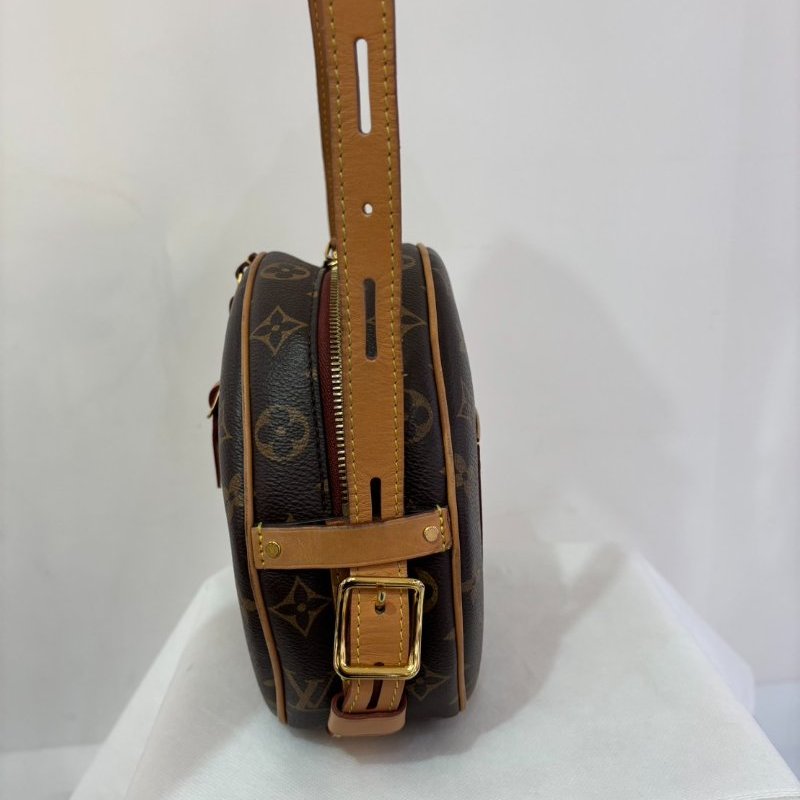 LV 老圓軟皮圓餅包-1