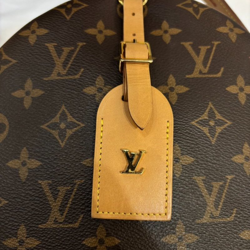 LV 老圓軟皮圓餅包-9