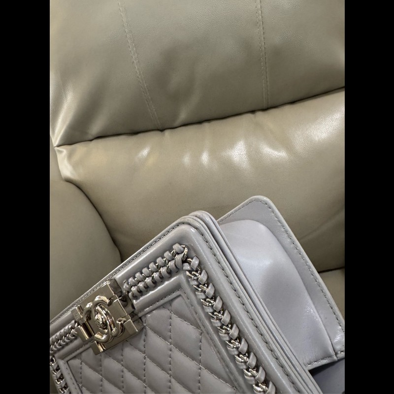 CHANEL Leboy 灰色牛皮菱格紋小號 宮廷款-12