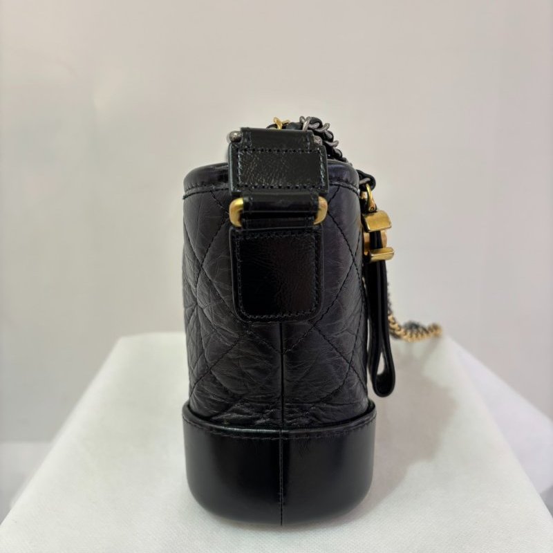 CHANEL黑牛皮流浪包-小-1