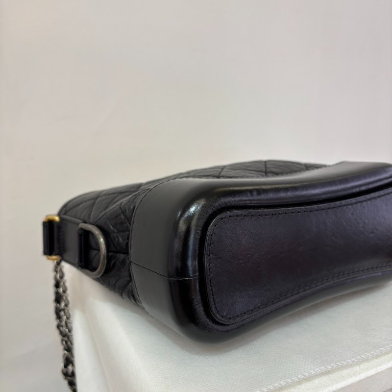 CHANEL黑牛皮流浪包-小-5