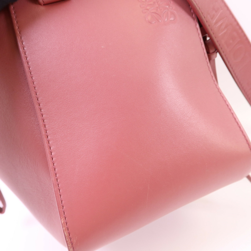 LOEWE 牛皮皮革Hammock Small金扣手挽肩背兩用袋-20