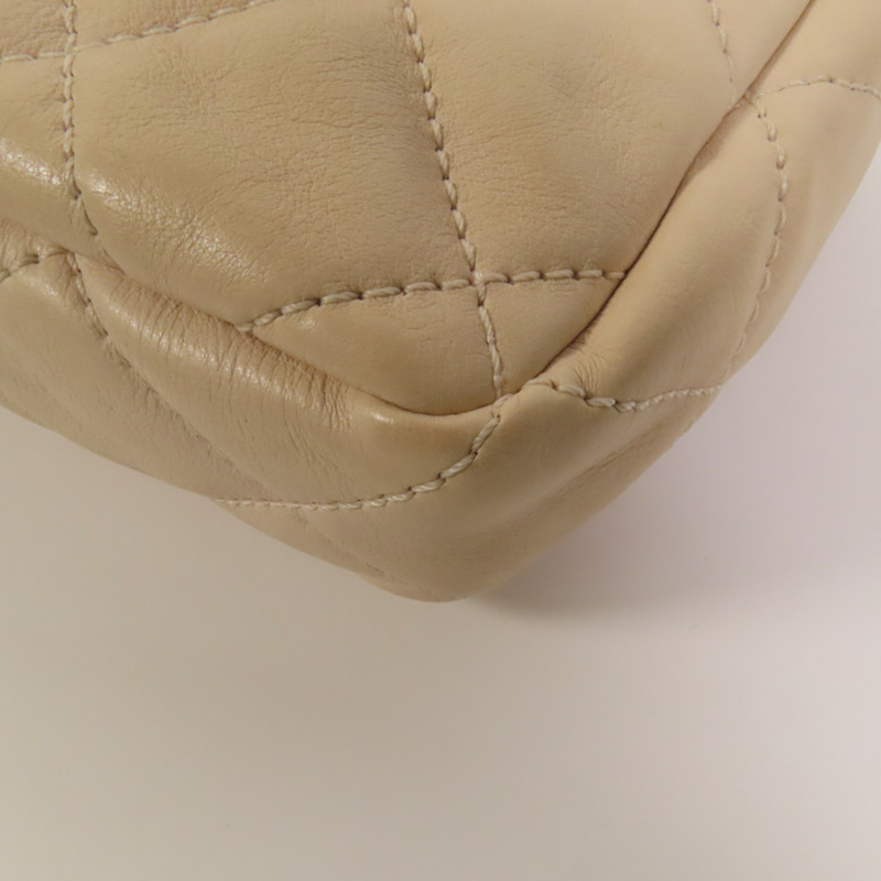 CHANEL 牛皮皮革Chain Shoulder銀扣肩背袋-12