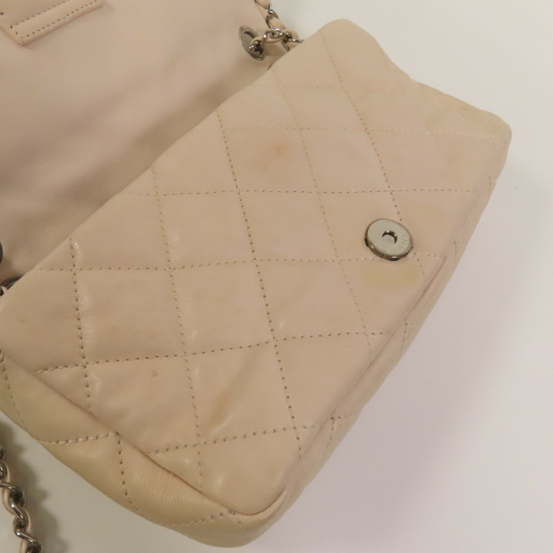 CHANEL 牛皮皮革Chain Shoulder銀扣肩背袋-13