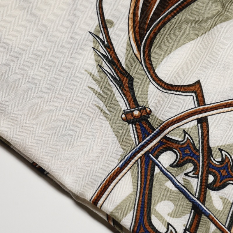 Hermès Voitures en Equilibre 140喀什米爾與真絲混紡 「平衡馬車」 羊絨方巾-2