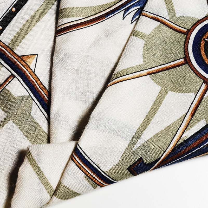 Hermès Voitures en Equilibre 140喀什米爾與真絲混紡 「平衡馬車」 羊絨方巾-6