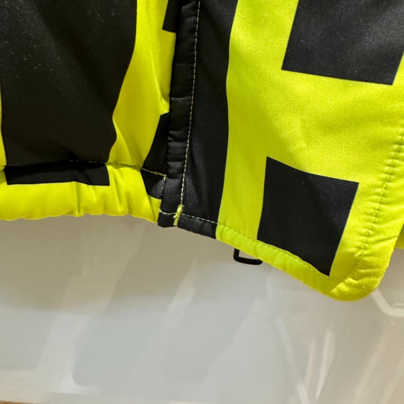 【美收精品】KENZO 螢光綠羽絨外套 4-587-5