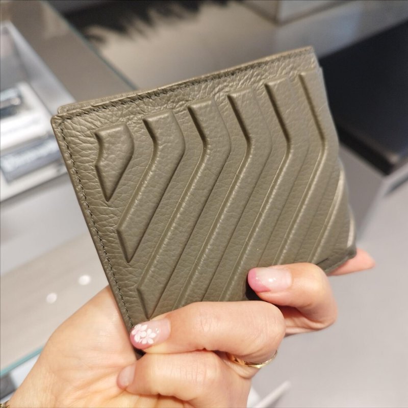 BALENCIAGA 巴黎世家燙印LOGO浮雕造型對開短夾-2