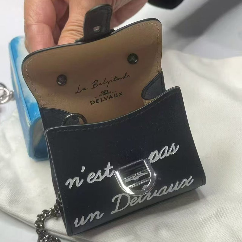 Delvaux 限量款 Les Miniatures Belgitude Collection Brillant Charms-2