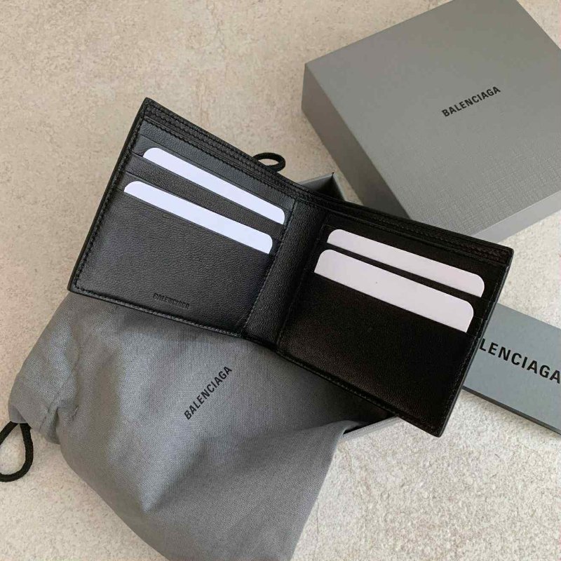 BALENCIAGA 巴黎世家 字母LOGO牛皮8卡對折短夾(黑)-4