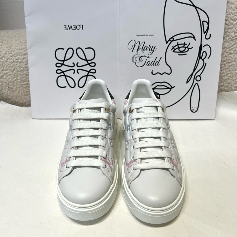 99新LV/路易威登 Time Out 皮革板鞋系帶防滑低幫休閒厚底滑板鞋女款 白藍粉色 簡單百搭網球高爾夫運動鞋驢鞋 尺碼36.5-1