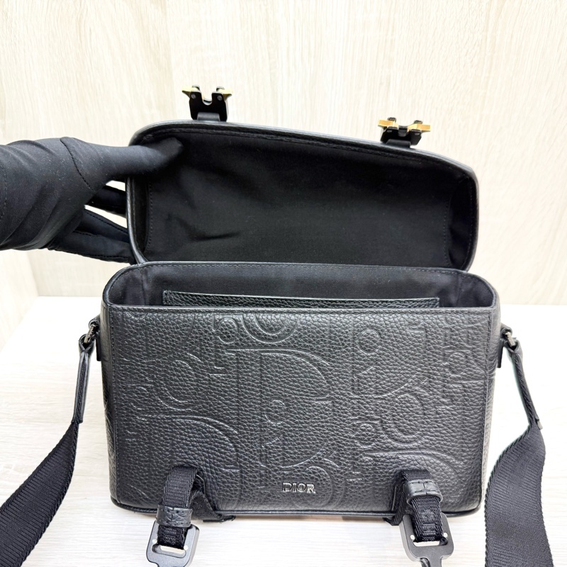 DIOR黑色牛皮Hit the Road下蓋釦式郵差包1ESPO333LLG-6