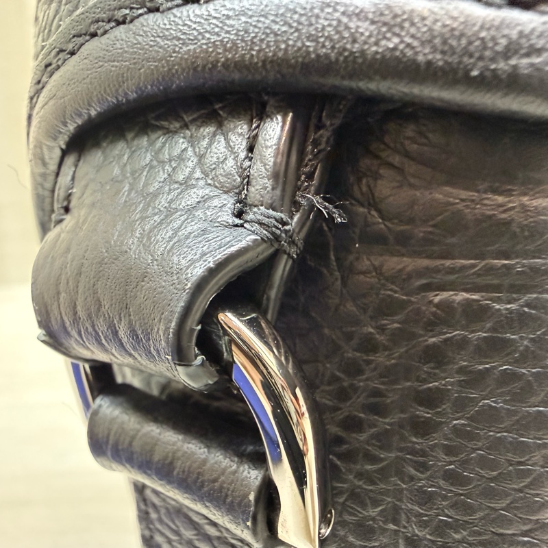 DIOR黑色牛皮Hit the Road下蓋釦式郵差包1ESPO333LLG-17