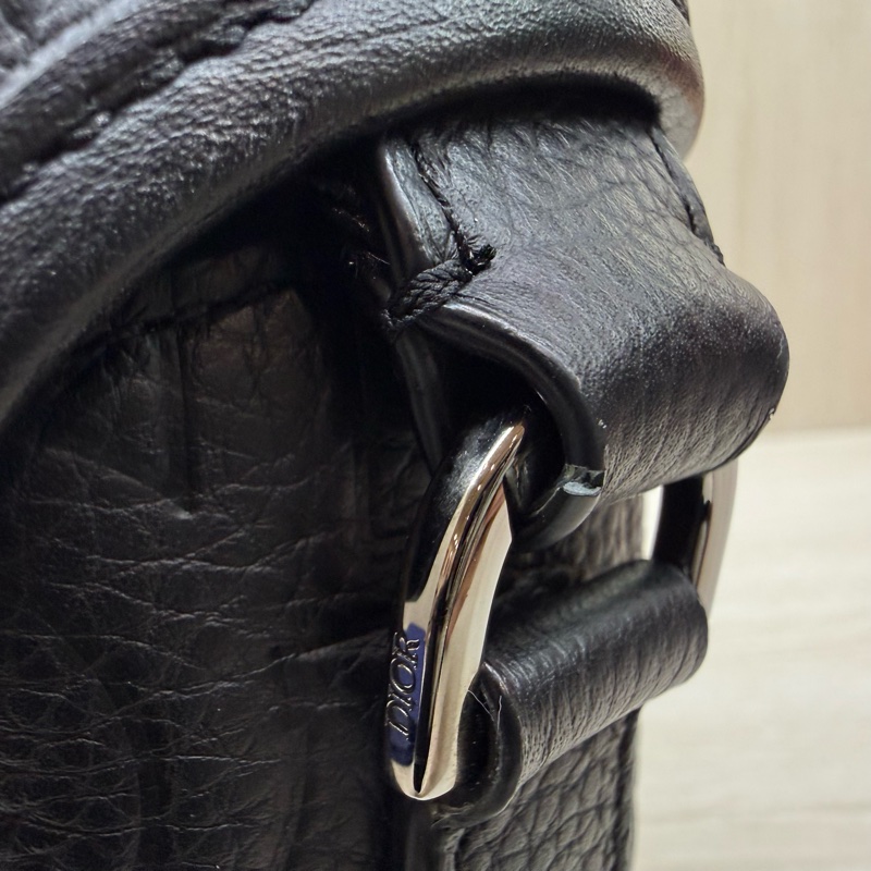 DIOR黑色牛皮Hit the Road下蓋釦式郵差包1ESPO333LLG-18