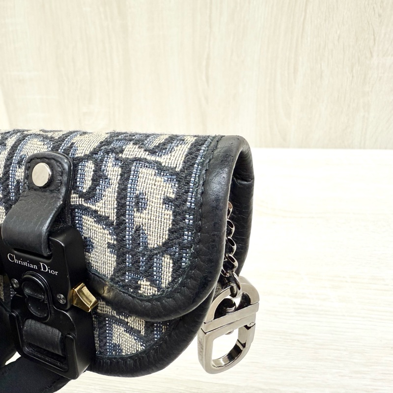 DIOR藍色老花MINI GALLOP馬鞍耳機包-12