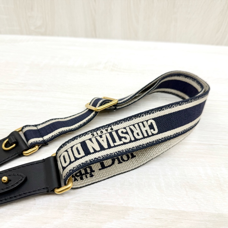 DIOR藍色緹花布刺繡雙面LOGO背帶-1