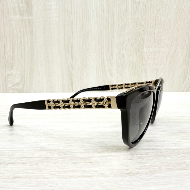 CHANEL黑框金邊皮穿鍊墨鏡-2