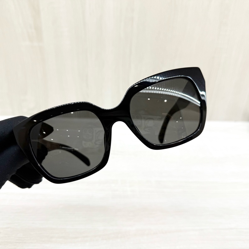 CELINE黑色大框MONOCHROMS 03墨鏡4S198-10