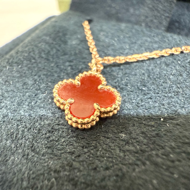 VCA 18K玫瑰金 紅玉髓mini Sweet Alhambra吊墜VCARN59M00-9