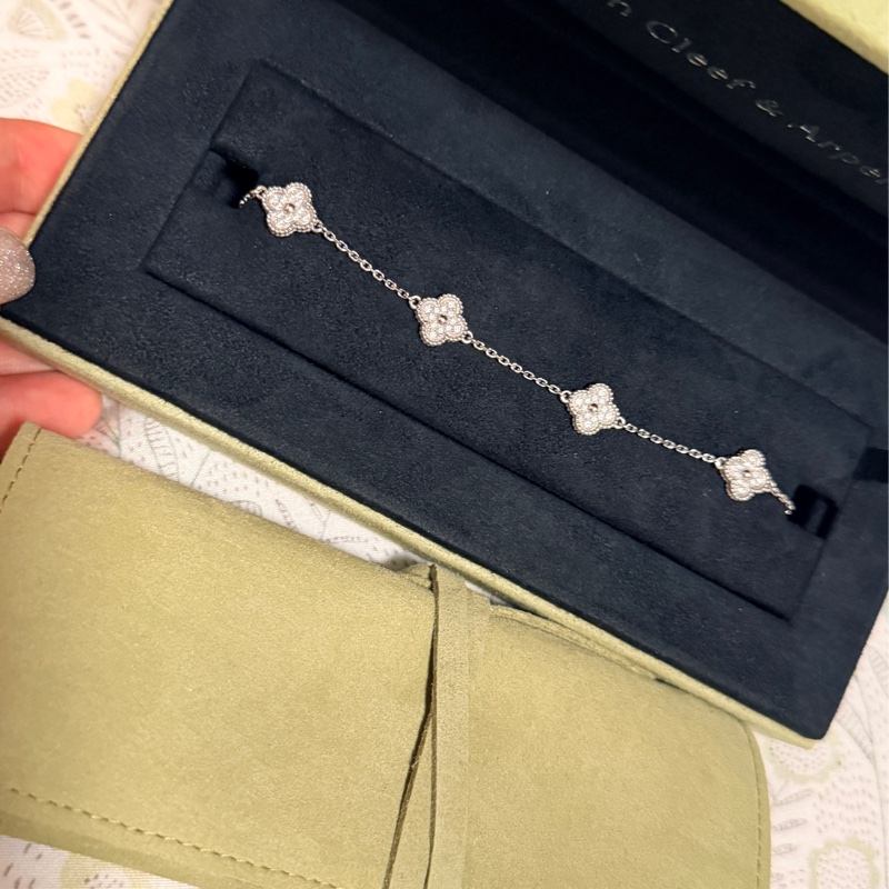 Sweet Alhambra手鍊，6枚四葉幸運圖騰，18K白金，圓鑽；DEF、IF至VVS級鑽石。-3