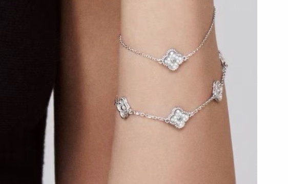 Sweet Alhambra手鍊，6枚四葉幸運圖騰，18K白金，圓鑽；DEF、IF至VVS級鑽石。-5