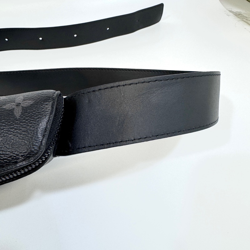 LV黑灰老花半月Moon斜背包M23835-9