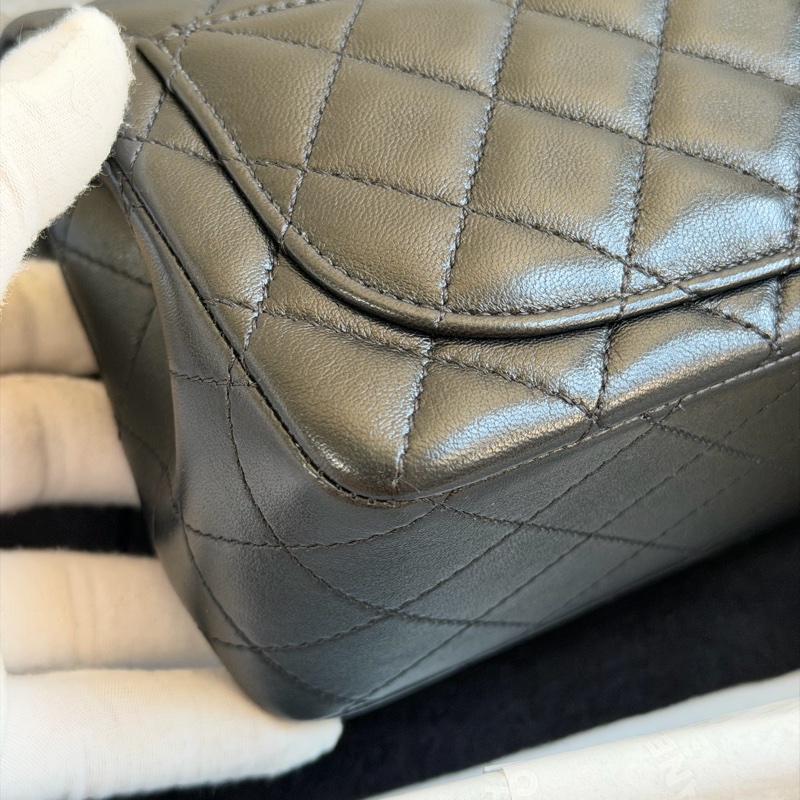 ®️✨CHANEL 25A金球方胖子 黑金芯片款 全新品-17