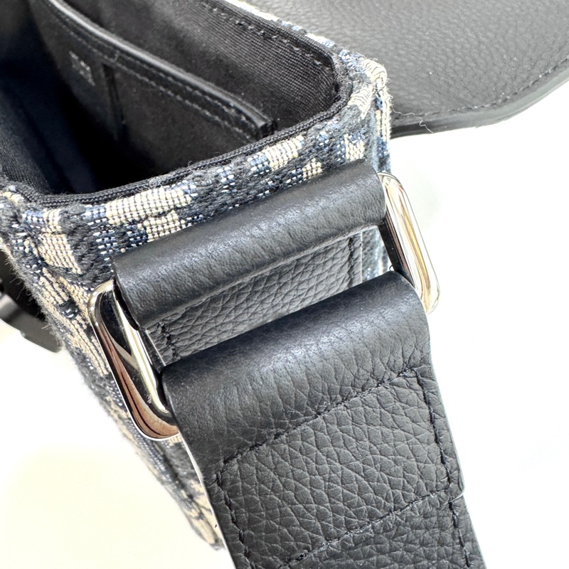 DIOR馬鞍包黑色Oblique緹花布下蓋小型郵差包1ADPO049YKS_H27E-14