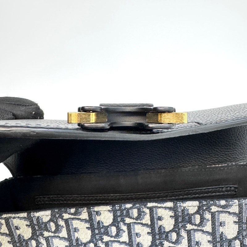 DIOR馬鞍包黑色Oblique緹花布下蓋小型郵差包1ADPO049YKS_H27E-19