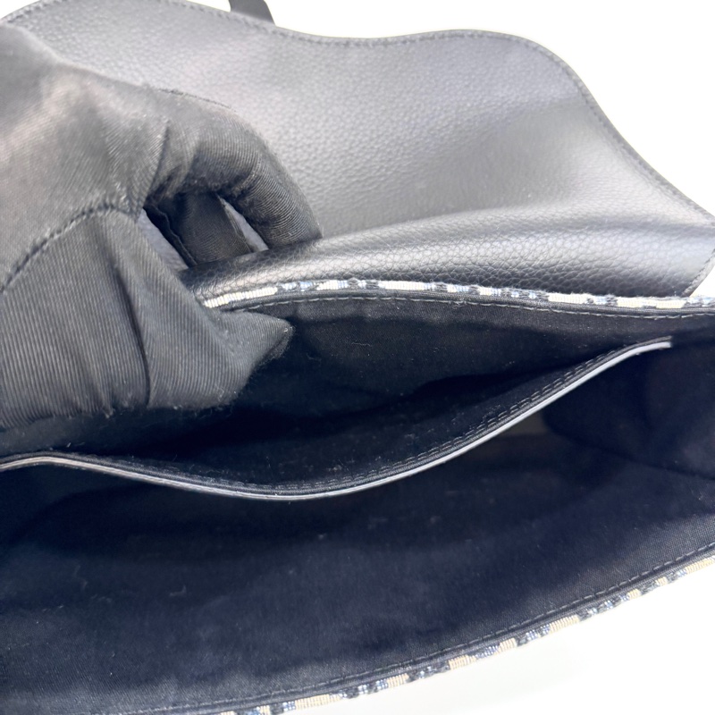 DIOR馬鞍包黑色Oblique緹花布下蓋小型郵差包1ADPO049YKS_H27E-21