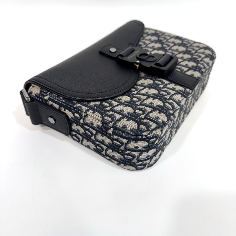 DIOR馬鞍包黑色Oblique緹花布下蓋小型郵差包1ADPO049YKS_H27E-7