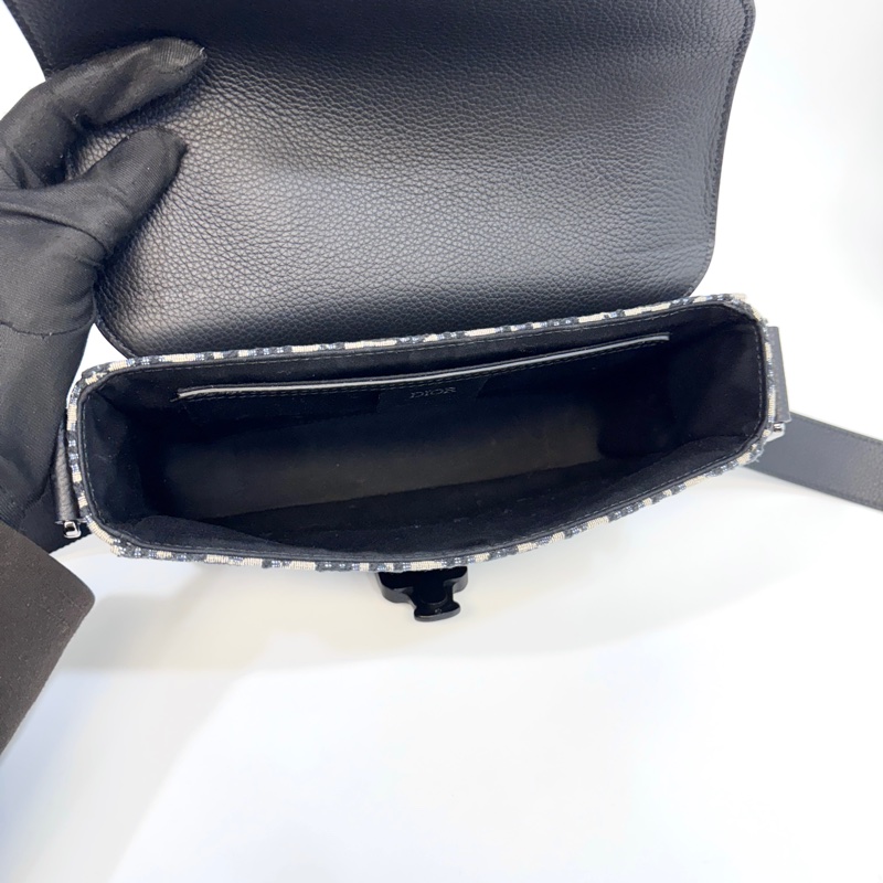 DIOR馬鞍包黑色Oblique緹花布下蓋小型郵差包1ADPO049YKS_H27E-9