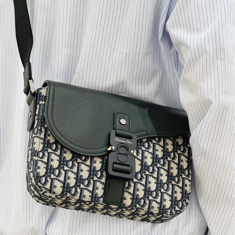 DIOR馬鞍包黑色Oblique緹花布下蓋小型郵差包1ADPO049YKS_H27E-1