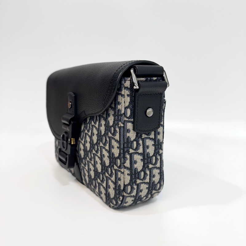 DIOR馬鞍包黑色Oblique緹花布下蓋小型郵差包1ADPO049YKS_H27E-4