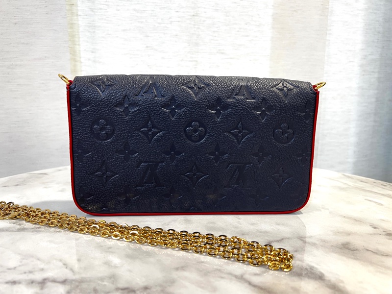 LV 海軍藍牛皮壓紋紅油邊三合一鏈包-1