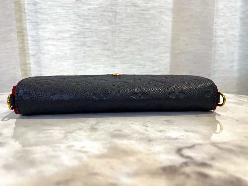 LV 海軍藍牛皮壓紋紅油邊三合一鏈包-4