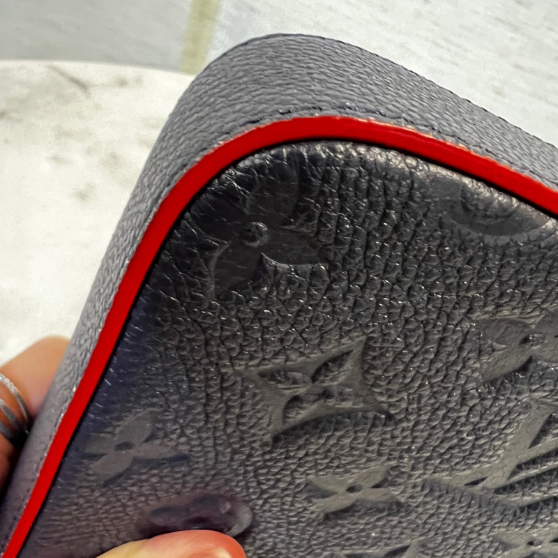 LV 海軍藍牛皮壓紋紅油邊三合一鏈包-7