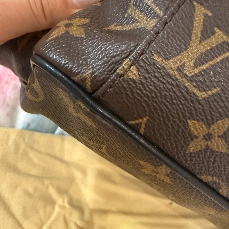 LOUIS VUITTON M41643 斜背包-15